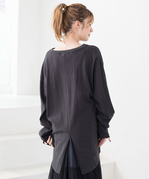 MILKFED.(ミルクフェド)の「BACK SLIT LOGO TOP(Tシャツ/カットソー・レディース・ホワイト/チャコール/ベージュ・ONE SIZE)」の15枚目の写真