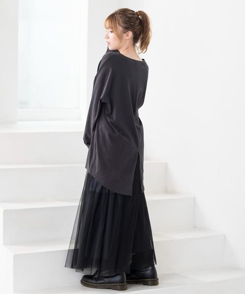 MILKFED.(ミルクフェド)の「BACK SLIT LOGO TOP(Tシャツ/カットソー・レディース・ホワイト/チャコール/ベージュ・ONE SIZE)」の17枚目の写真