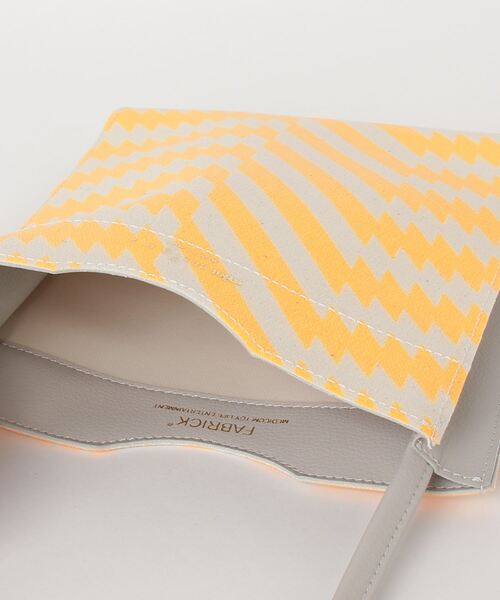 mintdesigns(ミントデザインズ)の「SACOCHE / サコッシュ(ショルダーバッグ・レディース・オレンジ・MEDIUM)」の2枚目の写真