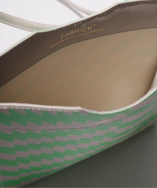 mintdesigns(ミントデザインズ)の「SACOCHE / サコッシュ(ショルダーバッグ・レディース・オレンジ・MEDIUM)」の11枚目の写真