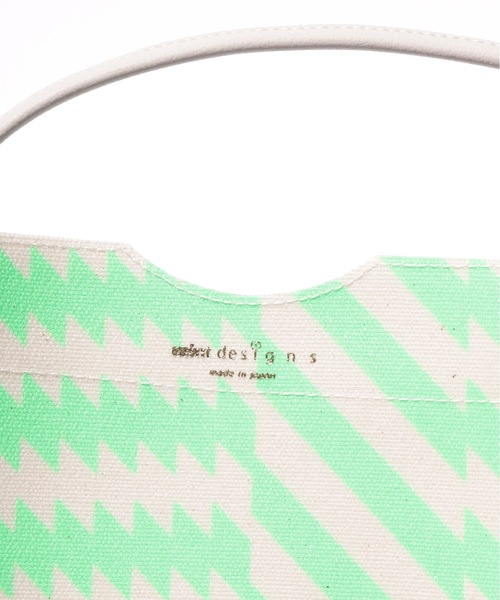 mintdesigns(ミントデザインズ)の「SACOCHE / サコッシュ(ショルダーバッグ・レディース・オレンジ・MEDIUM)」の14枚目の写真