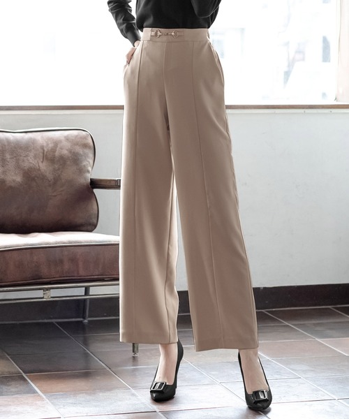 Julia Boutique（ジュリアブティック）の「ビット付きセンターシームストレートパンツ/21508（その他パンツ・レディース・ブラック/ベージュ/ライトベージュ/グリーン系・ONE）」の2枚目の写真