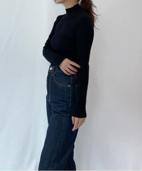 AZUL ENCANTO(アズールエンカント)の「クールクール ボトルネックリブトップス(Tシャツ/カットソー・レディース・アイボリー/ブラック・FREE)」の10枚目の写真