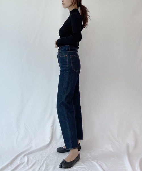 AZUL ENCANTO(アズールエンカント)の「クールクール ボトルネックリブトップス(Tシャツ/カットソー・レディース・アイボリー/ブラック・FREE)」の15枚目の写真