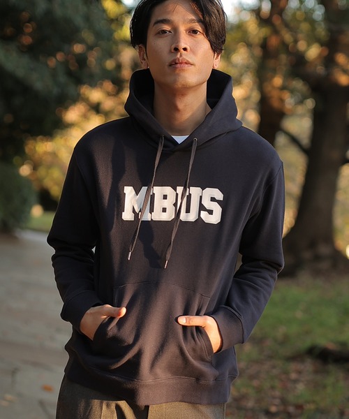 UNION STATION（ユニオンステーション）の「カレッジロゴプリントパーカー（パーカー・メンズ・ホワイト/ネイビー/チャコール・LL/M/L）」の3枚目の写真