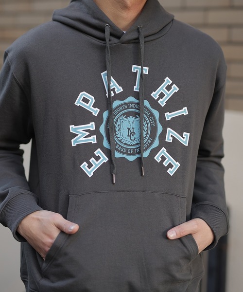 UNION STATION（ユニオンステーション）の「カレッジロゴプリントパーカー（パーカー・メンズ・ホワイト/ネイビー/チャコール・LL/M/L）」の11枚目の写真