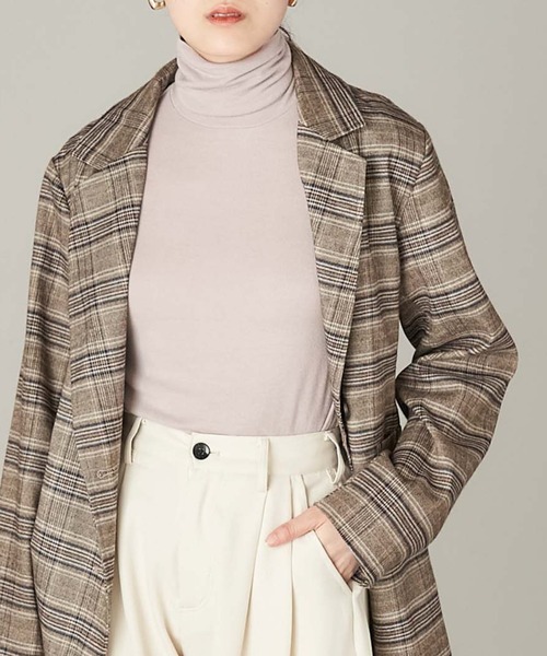 Chaco closet(チャコ クローゼット)の「強撚テンセルタートルネックカットソー(Tシャツ/カットソー・レディース・ホワイト/ブラウン/ブラック/グレー/ベージュ/オレンジ・FREE)」の1枚目の写真