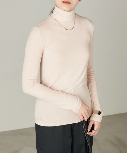 Chaco closet(チャコ クローゼット)の「強撚テンセルタートルネックカットソー(Tシャツ/カットソー・レディース・ホワイト/ブラウン/ブラック/グレー/ベージュ/オレンジ・FREE)」の8枚目の写真