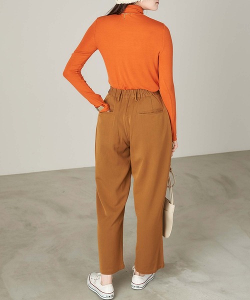 Chaco closet(チャコ クローゼット)の「強撚テンセルタートルネックカットソー(Tシャツ/カットソー・レディース・ホワイト/ブラウン/ブラック/グレー/ベージュ/オレンジ・FREE)」の7枚目の写真