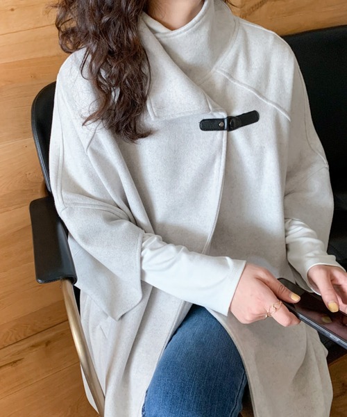 Diosfront（ディオスフロント）の「フェイクウールタートルポンチョコート（ポンチョ・レディース・ベージュ/グリーン/レッド/モカ/ブラック/パープル/ネイビー・M/L）」の12枚目の写真