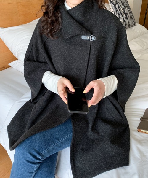 Diosfront（ディオスフロント）の「フェイクウールタートルポンチョコート（ポンチョ・レディース・ベージュ/グリーン/レッド/モカ/ブラック/パープル/ネイビー・M/L）」の18枚目の写真