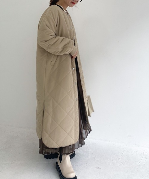 archives（アルシーヴ）の「中綿キルトパイピングロングコート（その他アウター・レディース・ベージュ/ブラウン/アイボリー・MEDIUM）」の18枚目の写真
