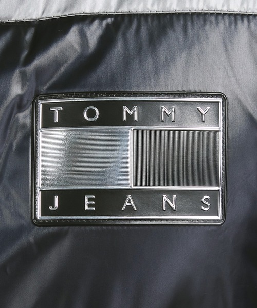 tommy jeans（トミー ジーンズ）の「Metallic Capsule Colour-Blocked Padded Puffer Jacket（ダウンジャケット/コート・メンズ・グレー・SMALL/MEDIUM/LARGE/X-LARGE）」の4枚目の写真