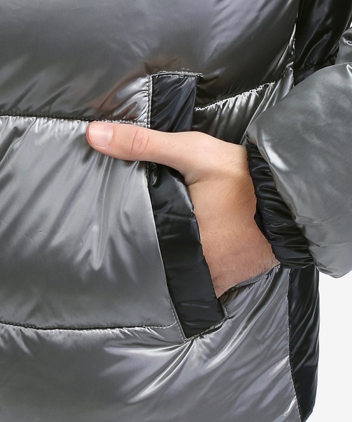 tommy jeans（トミー ジーンズ）の「Metallic Capsule Colour-Blocked Padded Puffer Jacket（ダウンジャケット/コート・メンズ・グレー・SMALL/MEDIUM/LARGE/X-LARGE）」の6枚目の写真