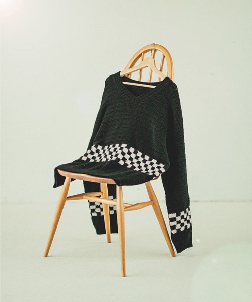 JOURNAL STANDARD relume（ジャーナルスタンダード　レリューム）の「CALIFORNIA クロシェアミ Vネックニット "CHECKER"（ニット/セーター・メンズ・ブラック/ベージュ/オレンジ・M/L）」の2枚目の写真