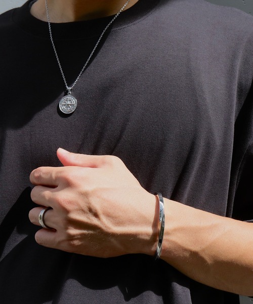 SBG（エスビー）の「SBG ツイストバングル（バングル/リストバンド・メンズ・ゴールド/ブラック/シルバー/ピンクゴールド・FREE）」の6枚目の写真