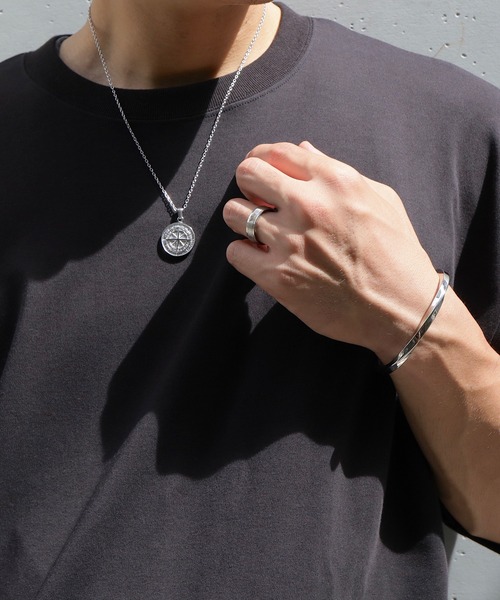 SBG（エスビー）の「SBG ツイストバングル（バングル/リストバンド・メンズ・ゴールド/ブラック/シルバー/ピンクゴールド・FREE）」の5枚目の写真