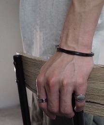 SBG（エスビー）の「SBG ツイストバングル（バングル/リストバンド）」