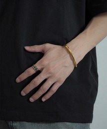 SBG（エスビー）の「SBG ツイストバングル（バングル/リストバンド）」