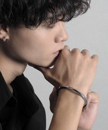 SBG（エスビー）の「SBG ツイストバングル（バングル/リストバンド）」