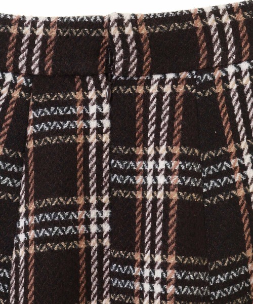 31 Sons de mode(トランテアン ソン ドゥ モード)の「フラップ付きセミフレアチェックスカート(スカート・レディース・ブラック/レッド/ダークブラウン・36/38)」の4枚目の写真