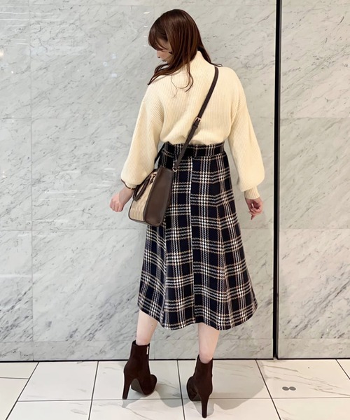 31 Sons de mode(トランテアン ソン ドゥ モード)の「フラップ付きセミフレアチェックスカート(スカート・レディース・ブラック/レッド/ダークブラウン・36/38)」の13枚目の写真