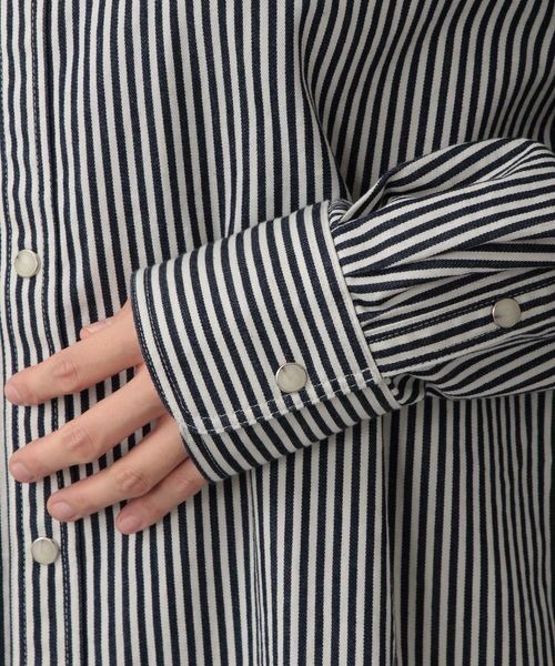 yuw（ユウ）の「デニムチュニックシャツワンピース　263623（シャツワンピース・レディース・ネイビー/ブルー系その他・FREE）」の13枚目の写真