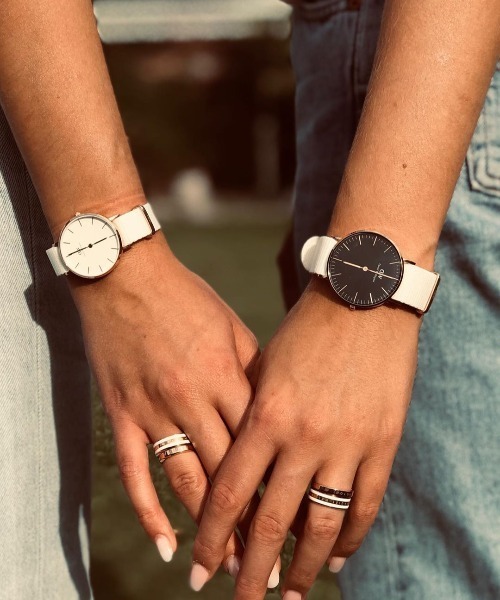 Daniel Wellington(ダニエルウェリントン)の「PETITE DOVER 時計ベルト(アナログ腕時計・レディース・ゴールド・32mm/28mm)」の2枚目の写真