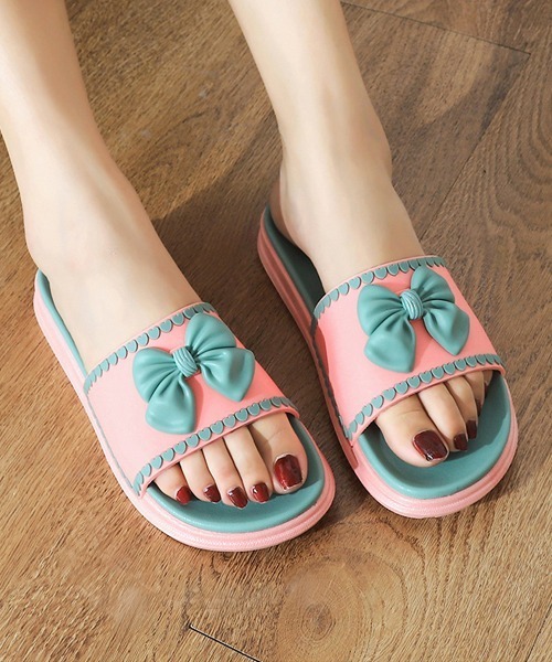 Fun & Daily（ファンアンドデイリー）の「PVCカラーリボンイージーサンダル（サンダル・レディース・ピンク/イエロー/グリーン/オレンジ・SMALL/MEDIUM）」の3枚目の写真