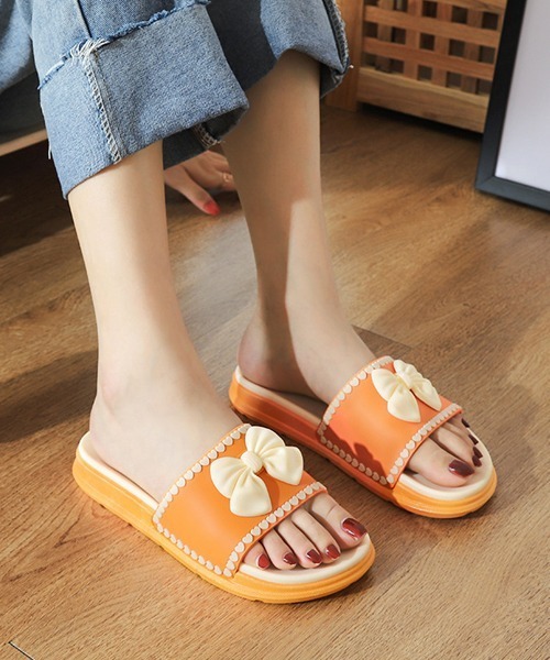 Fun & Daily（ファンアンドデイリー）の「PVCカラーリボンイージーサンダル（サンダル・レディース・ピンク/イエロー/グリーン/オレンジ・SMALL/MEDIUM）」の4枚目の写真