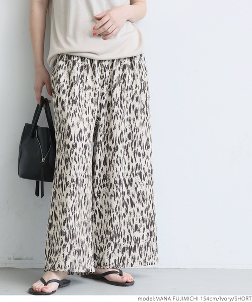 coca（coca）（コカ）の「ペインティングリラックスパンツ（その他パンツ・レディース・ブラック/アイボリー・SHORT/LONG）」の4枚目の写真