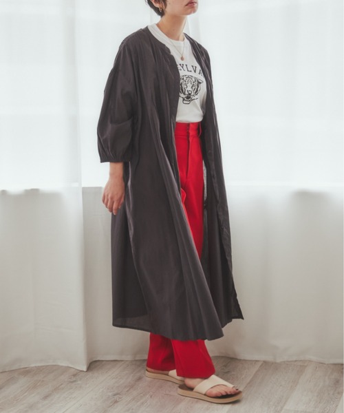 ANGIE（アンジー）の「コットンピンタックシャツワンピース（シャツワンピース・レディース・カーキ/スミクロ/ライトベージュ/オフホワイト・FREE）」の2枚目の写真