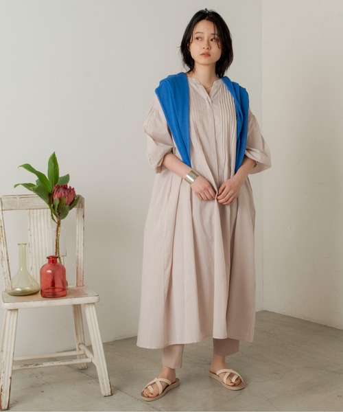 ANGIE（アンジー）の「コットンピンタックシャツワンピース（シャツワンピース・レディース・カーキ/スミクロ/ライトベージュ/オフホワイト・FREE）」の13枚目の写真