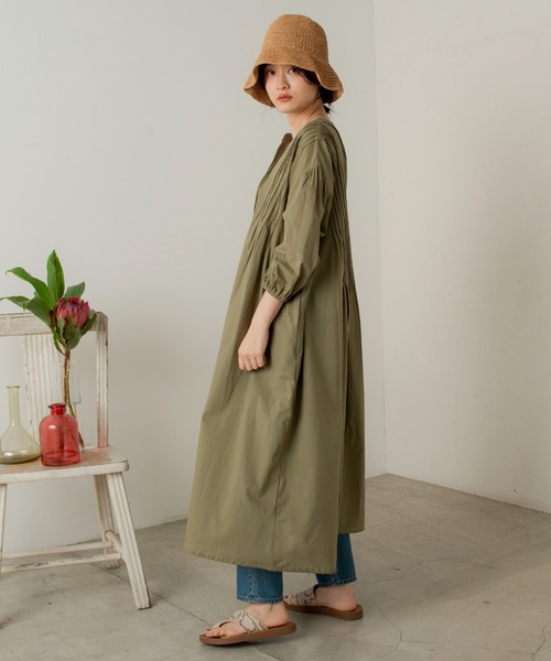 ANGIE（アンジー）の「コットンピンタックシャツワンピース（シャツワンピース・レディース・カーキ/スミクロ/ライトベージュ/オフホワイト・FREE）」の14枚目の写真