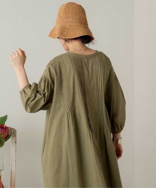 ANGIE（アンジー）の「コットンピンタックシャツワンピース（シャツワンピース・レディース・カーキ/スミクロ/ライトベージュ/オフホワイト・FREE）」の16枚目の写真