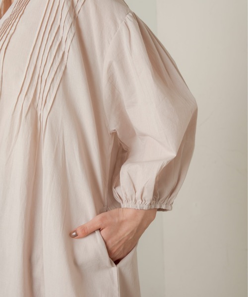 ANGIE（アンジー）の「コットンピンタックシャツワンピース（シャツワンピース・レディース・カーキ/スミクロ/ライトベージュ/オフホワイト・FREE）」の17枚目の写真