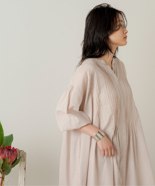 ANGIE（アンジー）の「コットンピンタックシャツワンピース（シャツワンピース・レディース・カーキ/スミクロ/ライトベージュ/オフホワイト・FREE）」の22枚目の写真