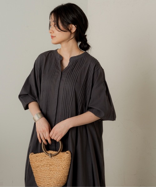 ANGIE（アンジー）の「コットンピンタックシャツワンピース（シャツワンピース・レディース・カーキ/スミクロ/ライトベージュ/オフホワイト・FREE）」の21枚目の写真