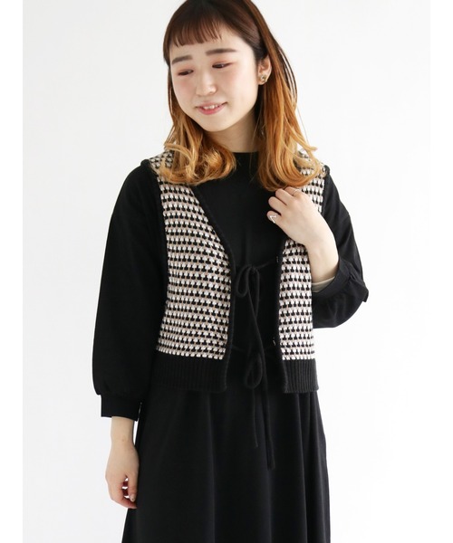 ehka sopo(エヘカソポ)の「柄編み前後着ニットビスチェ(ニット/セーター・レディース・ブラック/ベージュ/サックスブルー/グリーン・フリ-)」の2枚目の写真