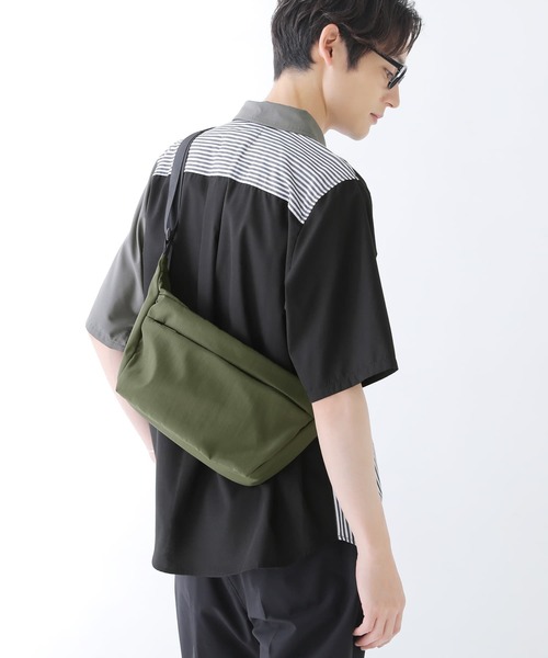 osharewalker（オシャレウォーカー）の「『ウォッシャブルショルダーバッグ』（ショルダーバッグ・レディース・カーキ/グレー/ブラック・FREE）」の3枚目の写真