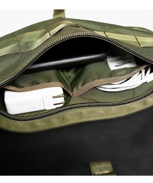 BRIEFING(ブリーフィング)の「【ブリーフィング】FREIGHTER 13 LAPTOP CASE/フレイター13ラップトップケース(PC・タブレットケース・メンズ・ブラック/グレー/オリーブ・FREE)」の10枚目の写真