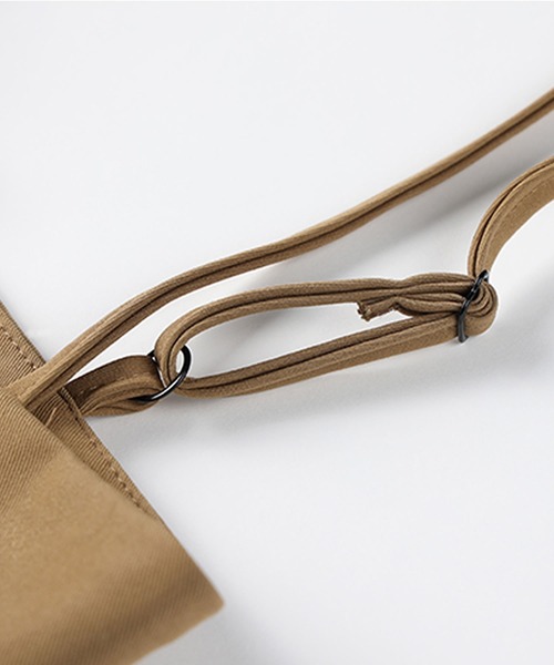 Grandeir（グランディール）の「ハイウエストサロペットパンツ（サロペット/オーバーオール・レディース・ブラック/モカ・M）」の10枚目の写真