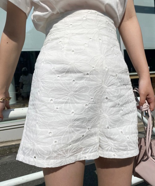 one after another NICE CLAUP(ワンアフターアナザーナイスクラップ)の「スタイルアップショートパンツ(その他パンツ・レディース・ブラック/オフホワイト/オレンジ・FREE)」の11枚目の写真