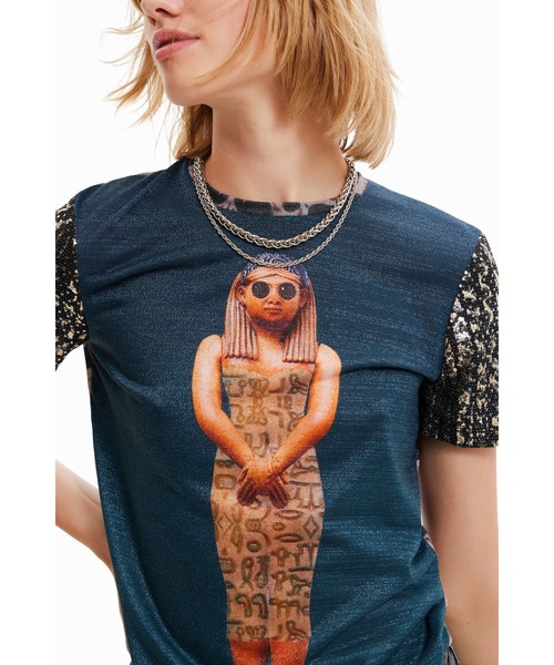 Desigual(デシグアル)の「Egypt digital collage print tee / エジプトデジタルコラージュプリントTシャツ(Tシャツ/カットソー・レディース・ブルー・S/M/XL/L/XS)」の4枚目の写真