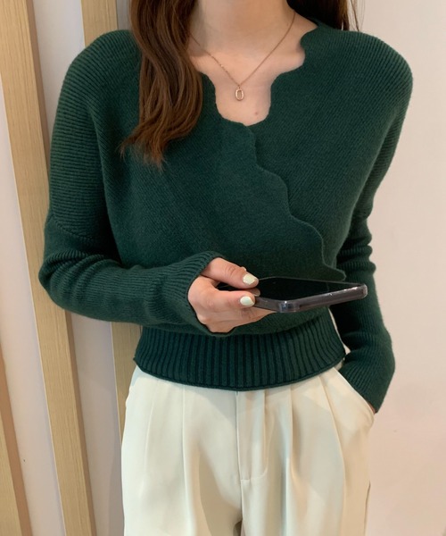 ABITOKYO（アビトーキョー）の「スカラップネック長袖カシュクールニット（ニット/セーター・レディース・ブラック/グリーン/ブルー/オレンジ/ベージュ/アイボリー/モカ・FREE/SMALL）」の6枚目の写真