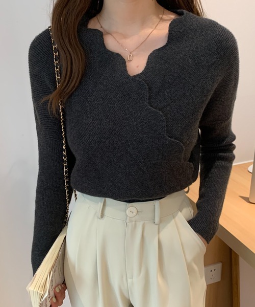 ABITOKYO（アビトーキョー）の「スカラップネック長袖カシュクールニット（ニット/セーター・レディース・ブラック/グリーン/ブルー/オレンジ/ベージュ/アイボリー/モカ・FREE/SMALL）」の3枚目の写真