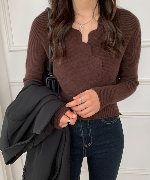 ABITOKYO（アビトーキョー）の「スカラップネック長袖カシュクールニット（ニット/セーター・レディース・ブラック/グリーン/ブルー/オレンジ/ベージュ/アイボリー/モカ・FREE/SMALL）」の10枚目の写真