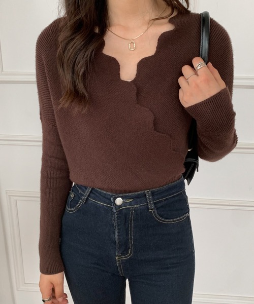 ABITOKYO（アビトーキョー）の「スカラップネック長袖カシュクールニット（ニット/セーター・レディース・ブラック/グリーン/ブルー/オレンジ/ベージュ/アイボリー/モカ・FREE/SMALL）」の11枚目の写真