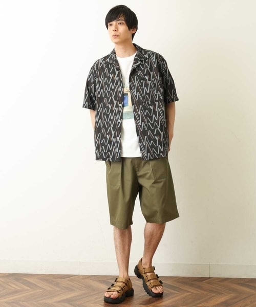 a.v.v（アーヴェヴェ）の「幾何学柄プリントオープンカラーシャツ（シャツ/ブラウス・メンズ・ネイビー/ブラック・46/48/50）」の4枚目の写真