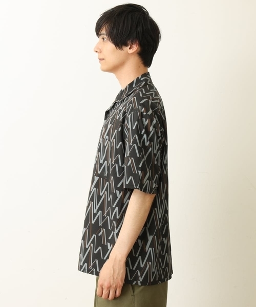a.v.v（アーヴェヴェ）の「幾何学柄プリントオープンカラーシャツ（シャツ/ブラウス・メンズ・ネイビー/ブラック・46/48/50）」の14枚目の写真